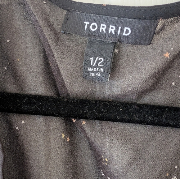 Torrid Black Feather Kimono Sheer Size 1/2 - Picture 4 of 4